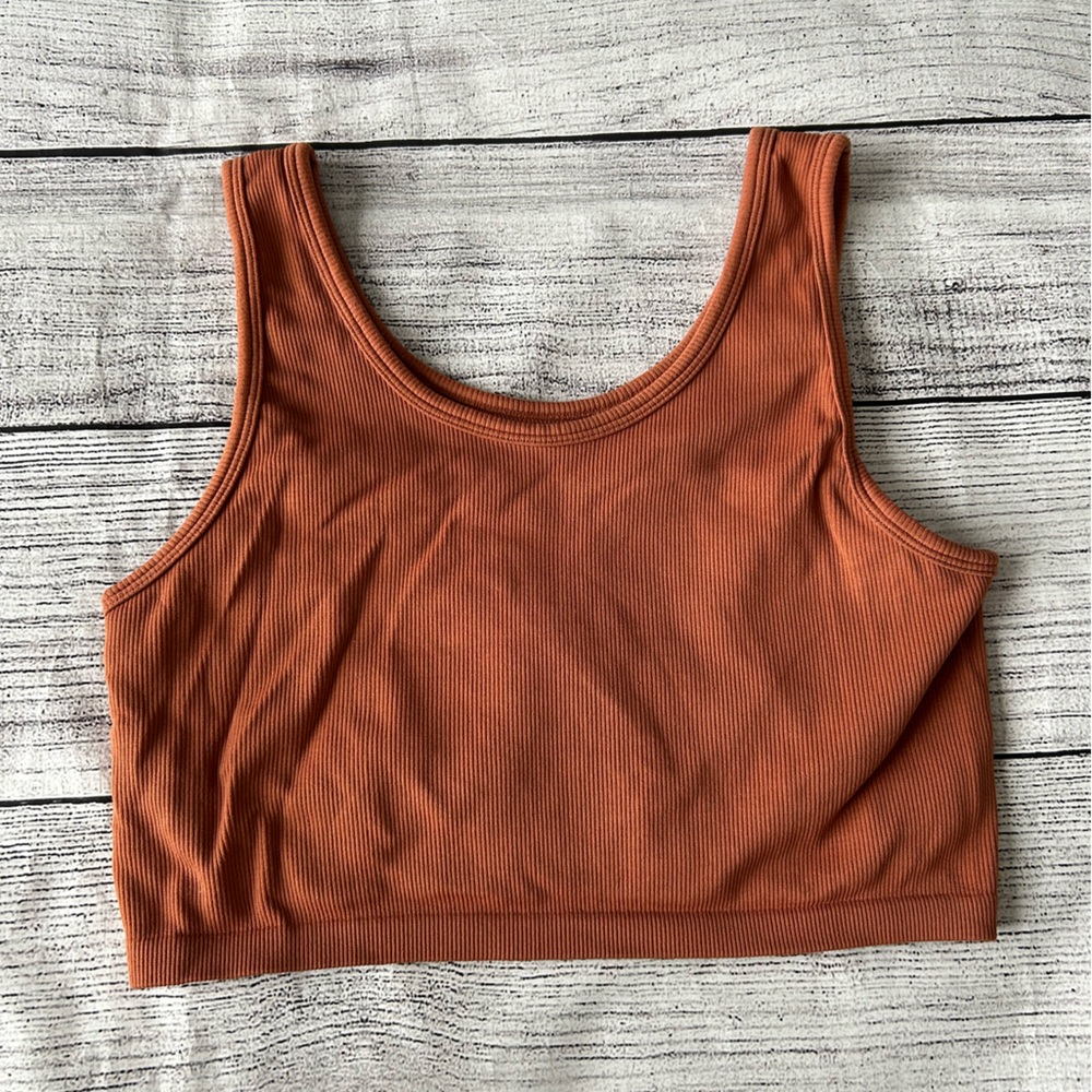 Aerie Chill. Play. Move. orange ribbed tank bra size medium